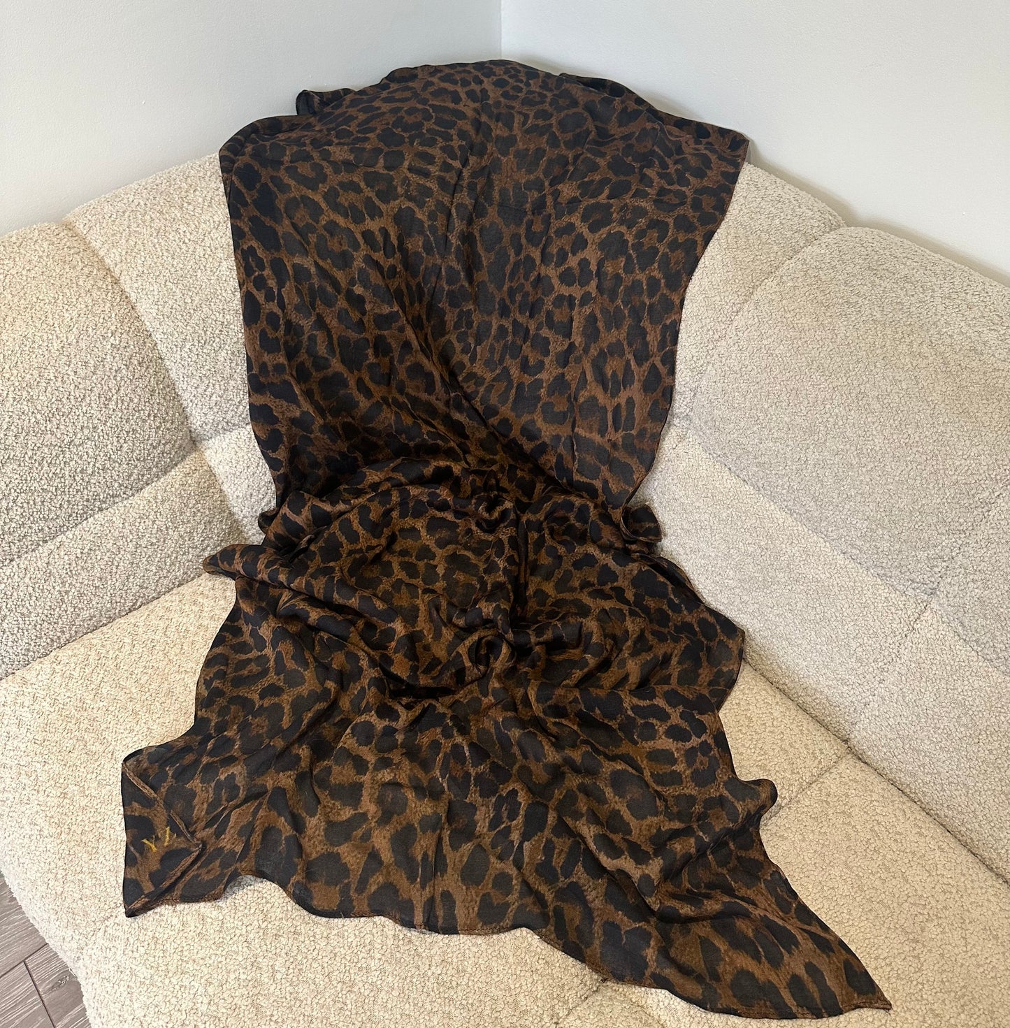 Dark leopard modal