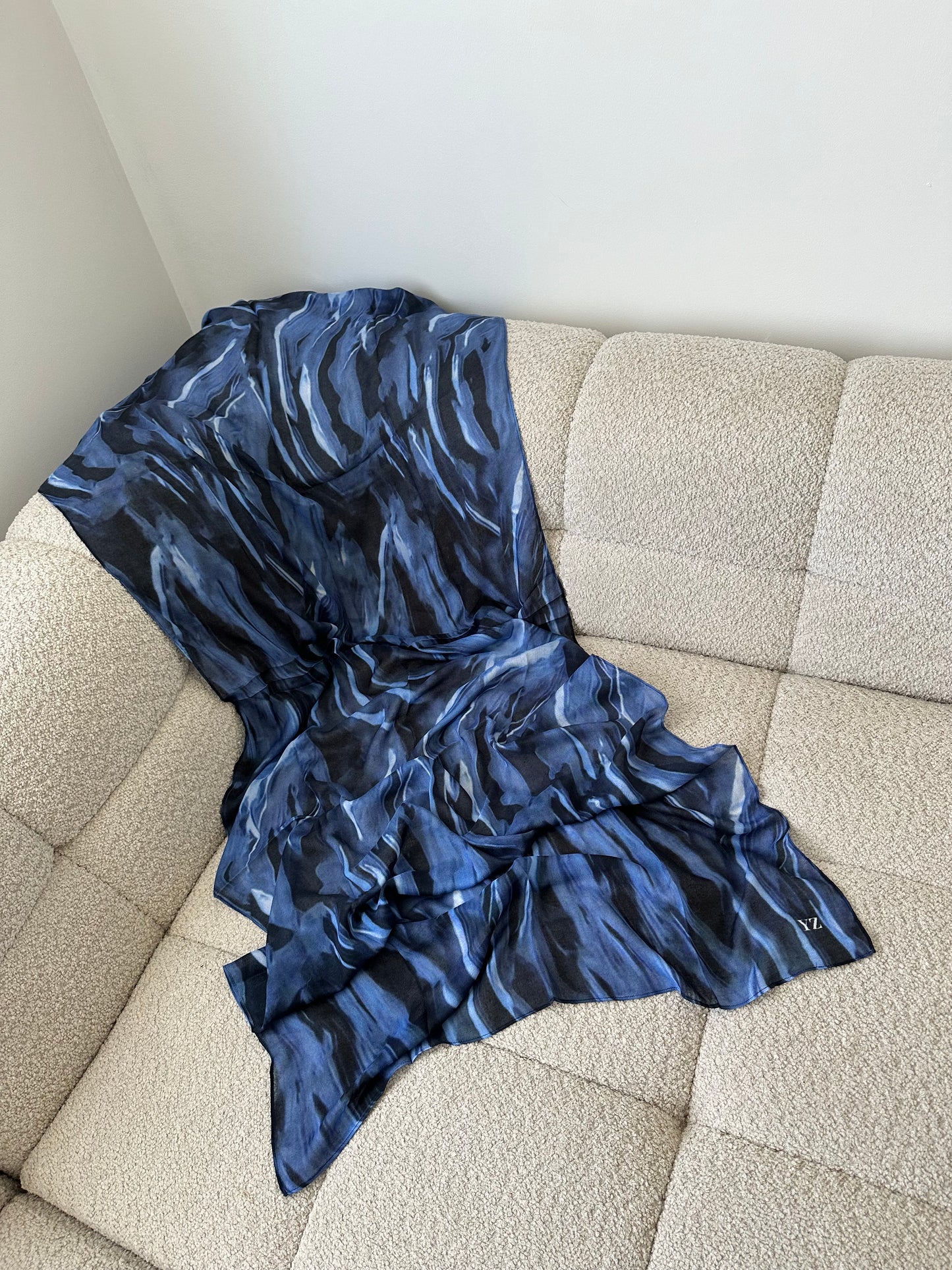 BLUE WAVES MODAL