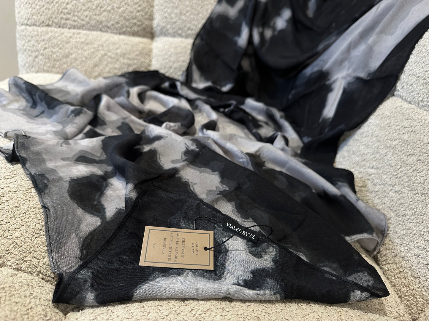 Black/grey marble Modal