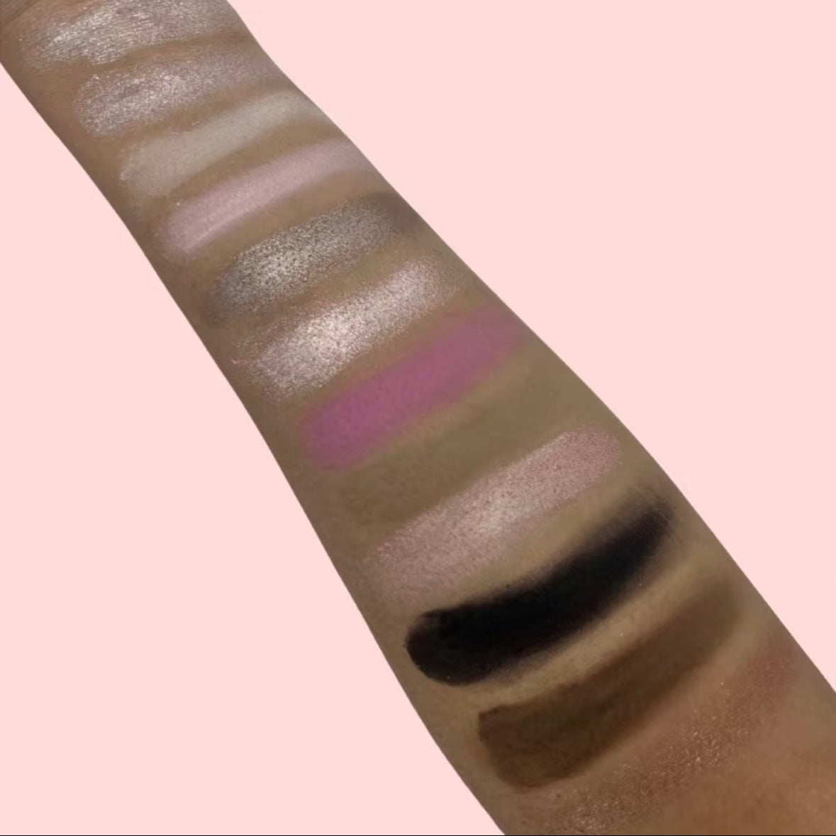 Mini eyeshadow palettes
