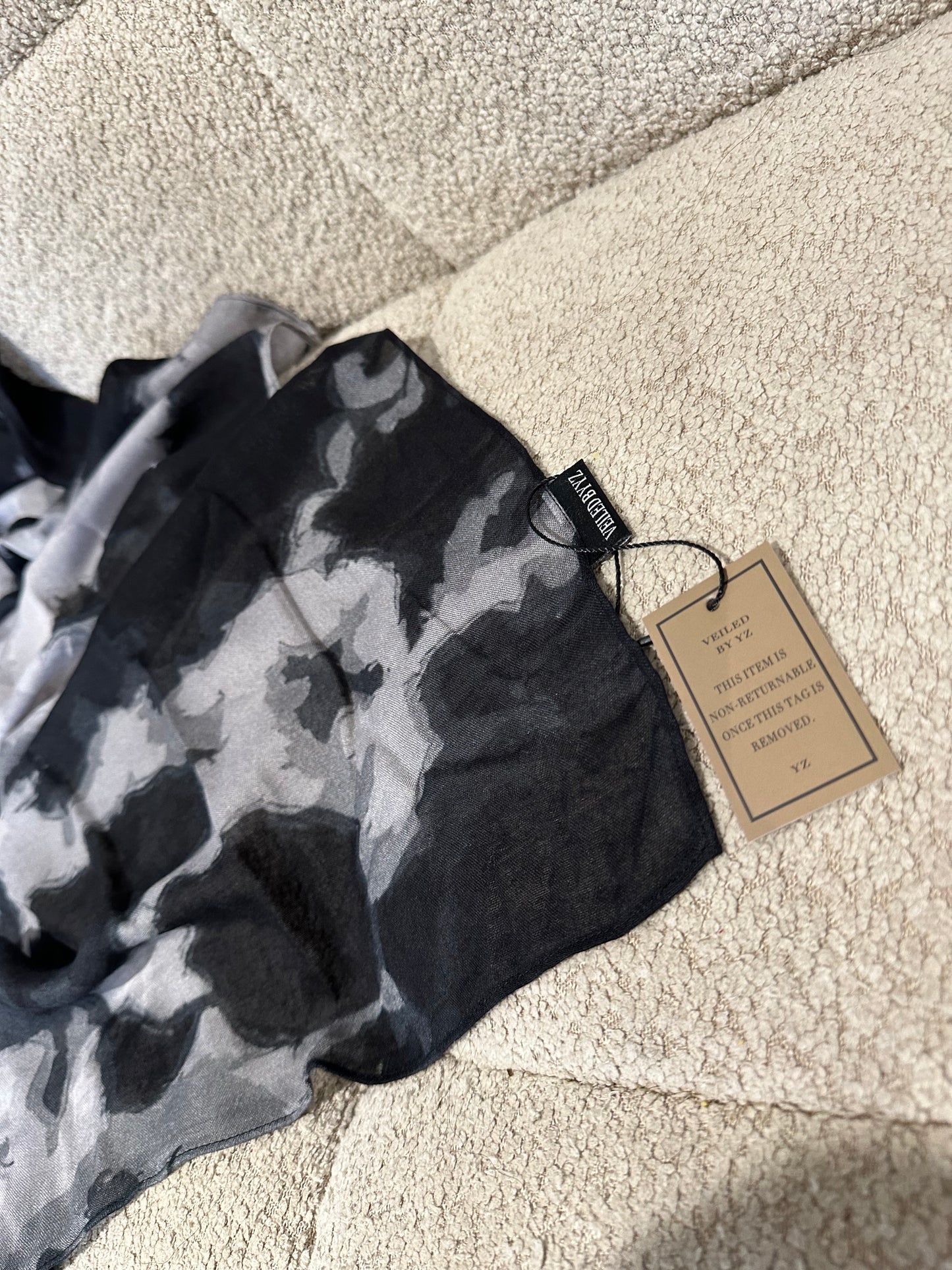 Black/grey marble Modal