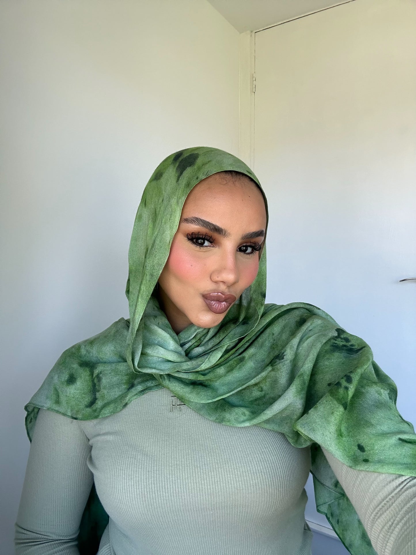 GREEN-DYE MODAL