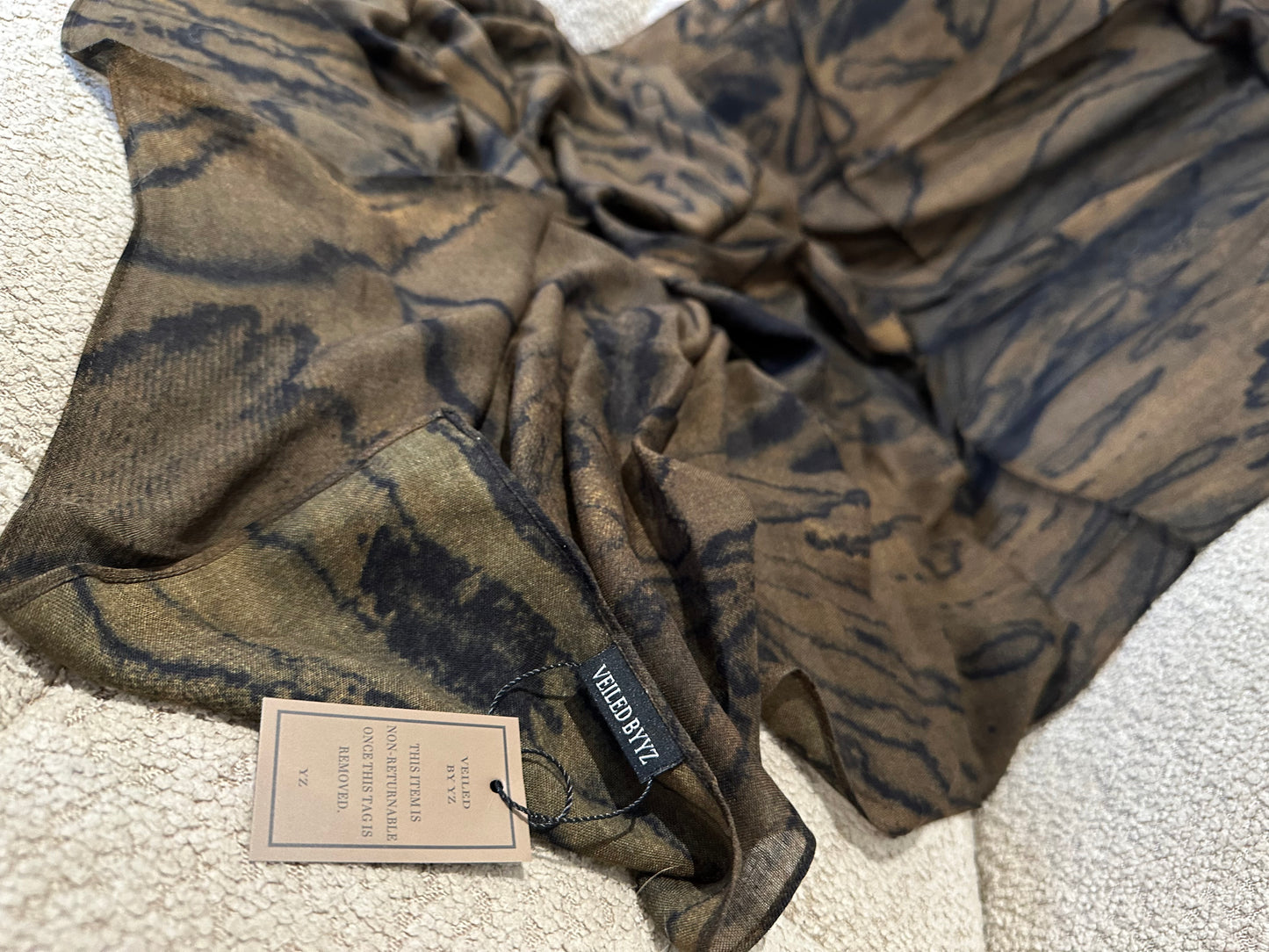 Fall leaves modal. One side brown one side green.