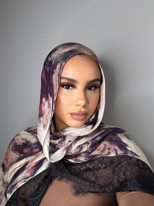 DaVinci modal with lace