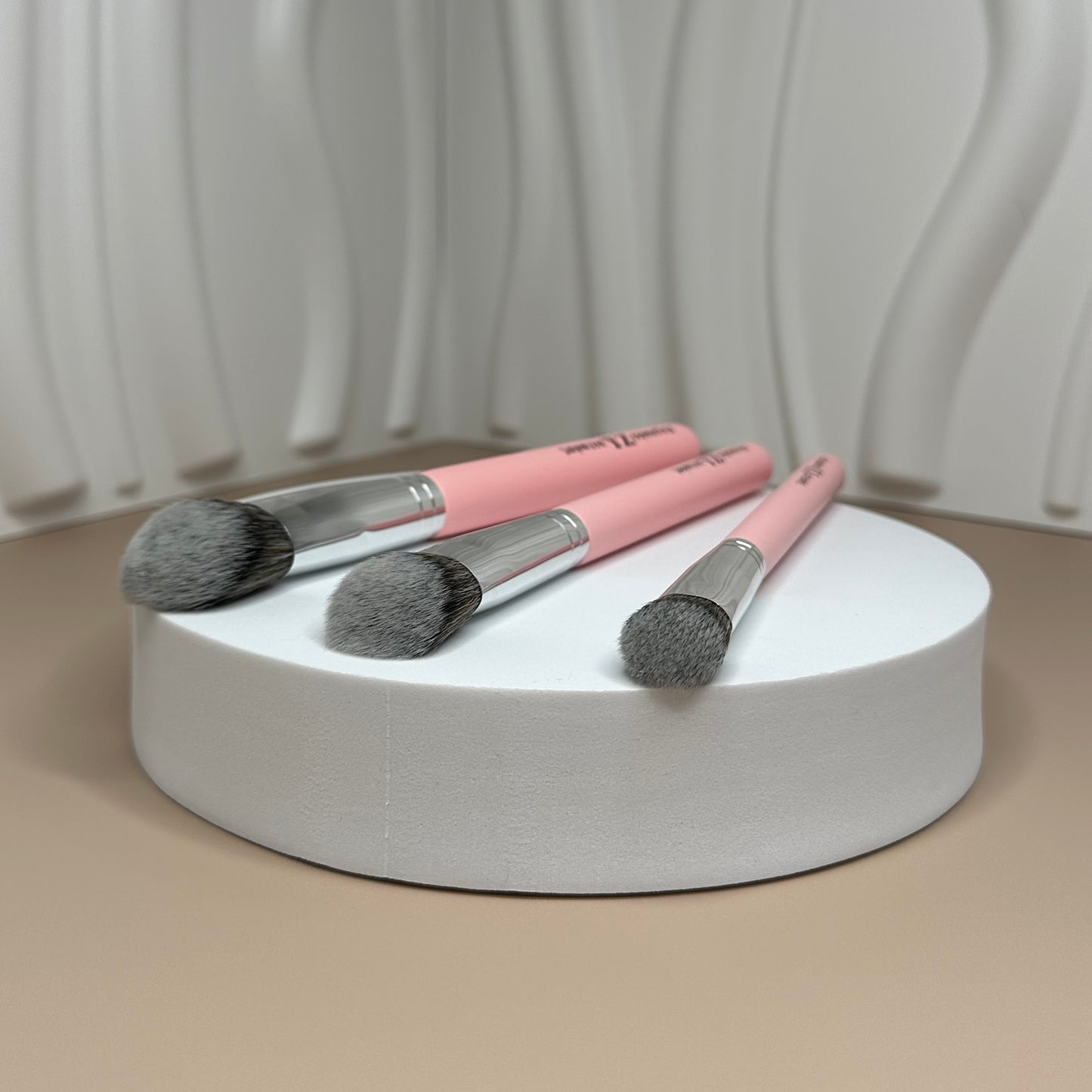 Flat trio brush set