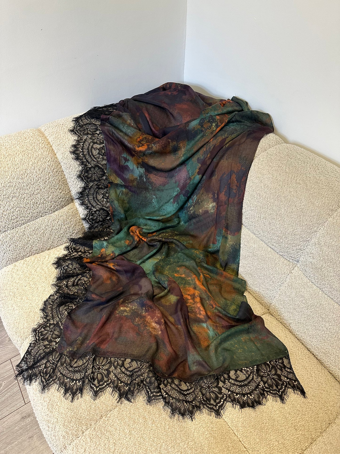 Picasso modal with lace