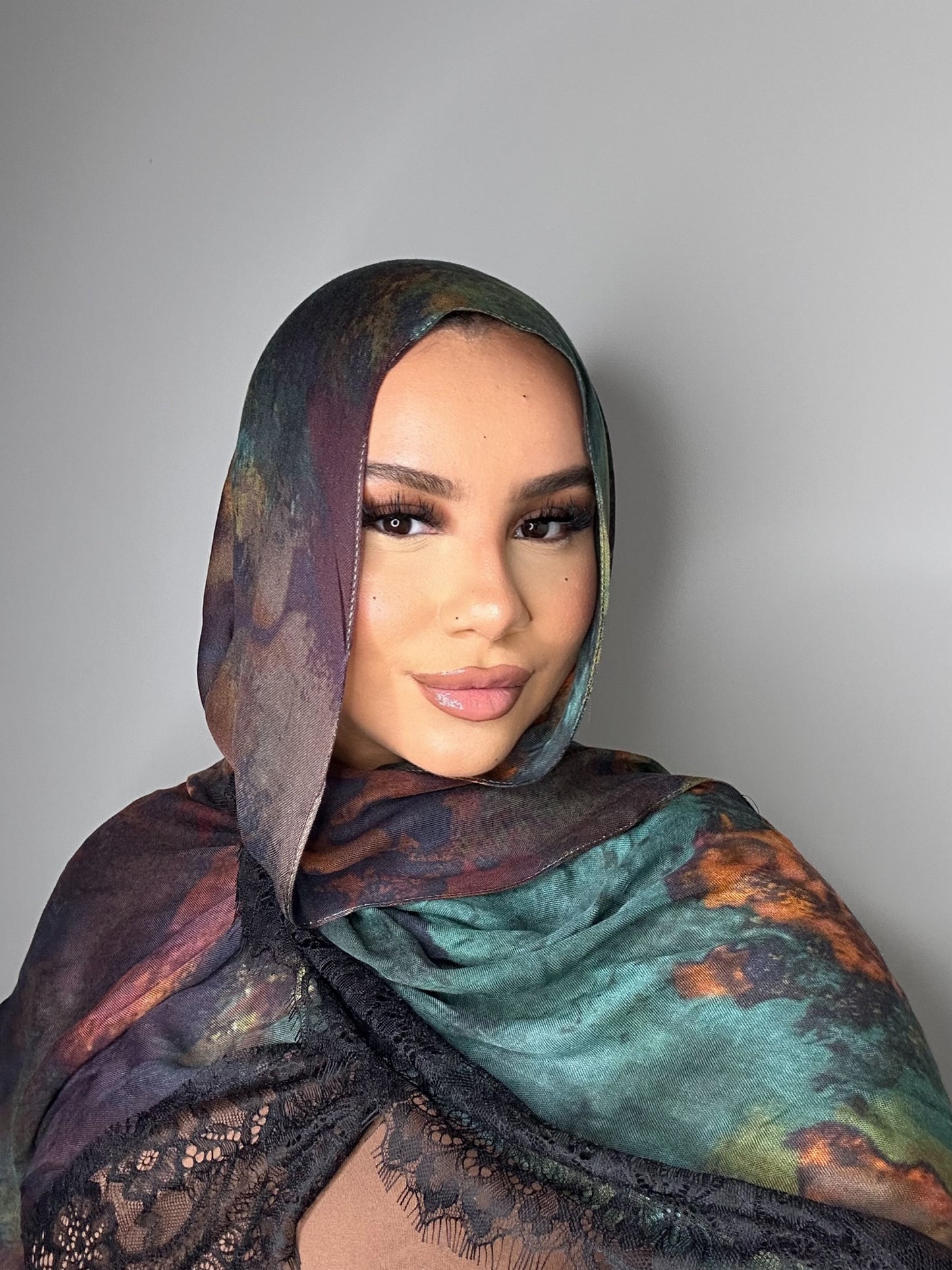 Picasso modal with lace