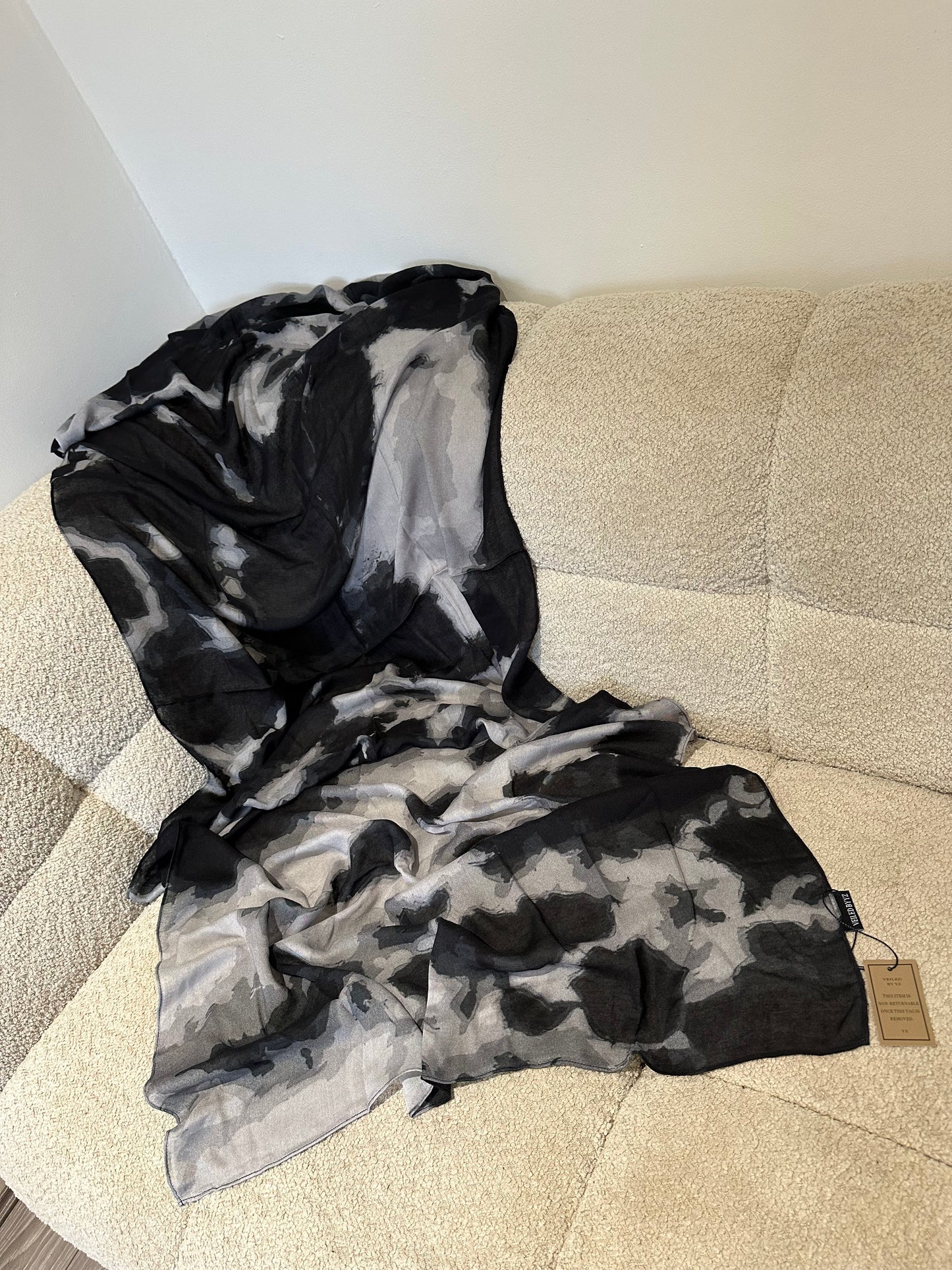 Black/grey marble Modal