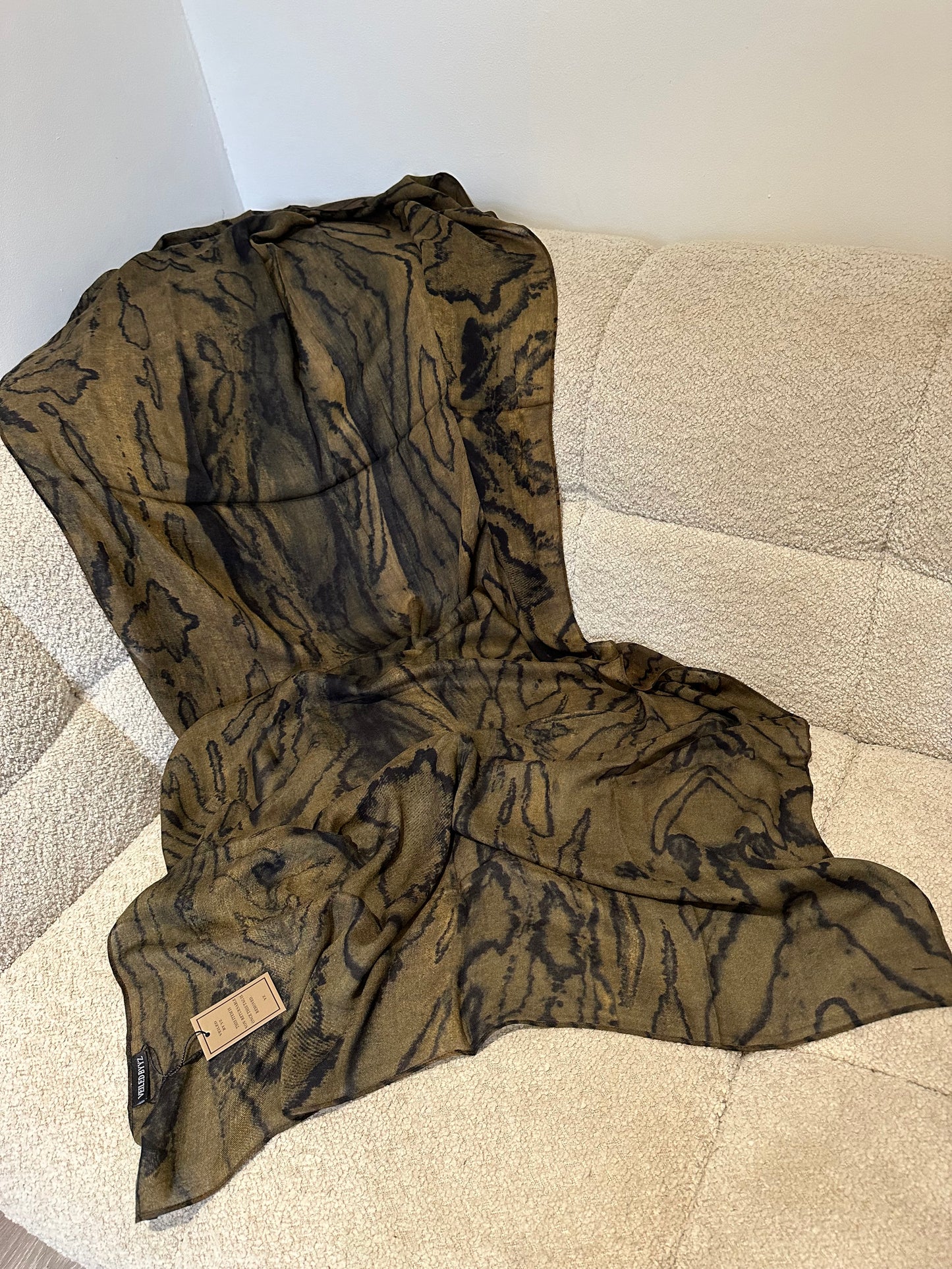 Fall leaves modal. One side brown one side green.