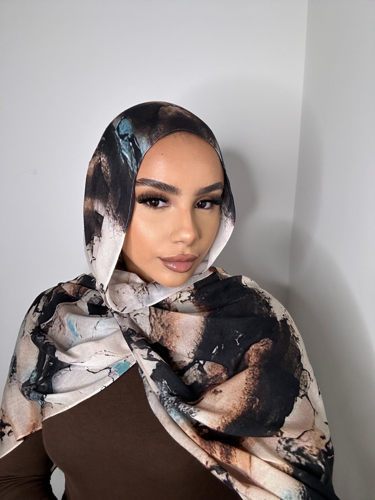 Blue/white/brown watercolour Modal